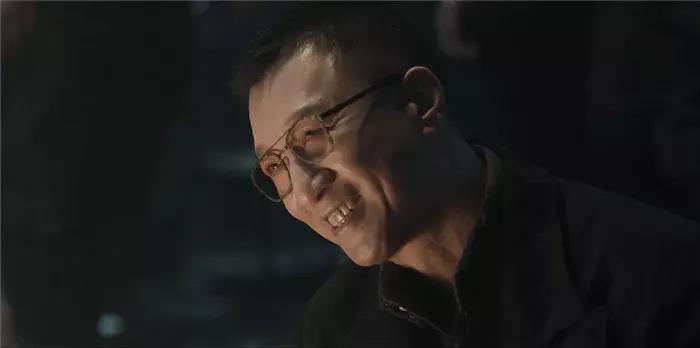 《扫黑风暴》太敢拍了！官方一张海报，暴露了贺芸是“内鬼”？