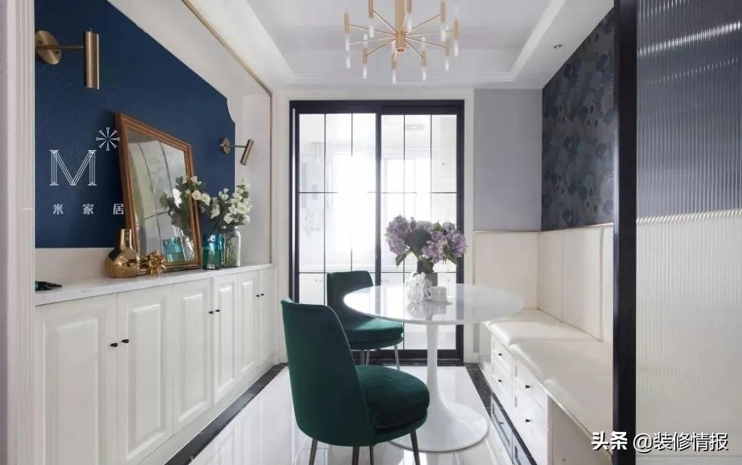 进门就是客餐厅一体卡座设计,餐厅全卡座设计效果图