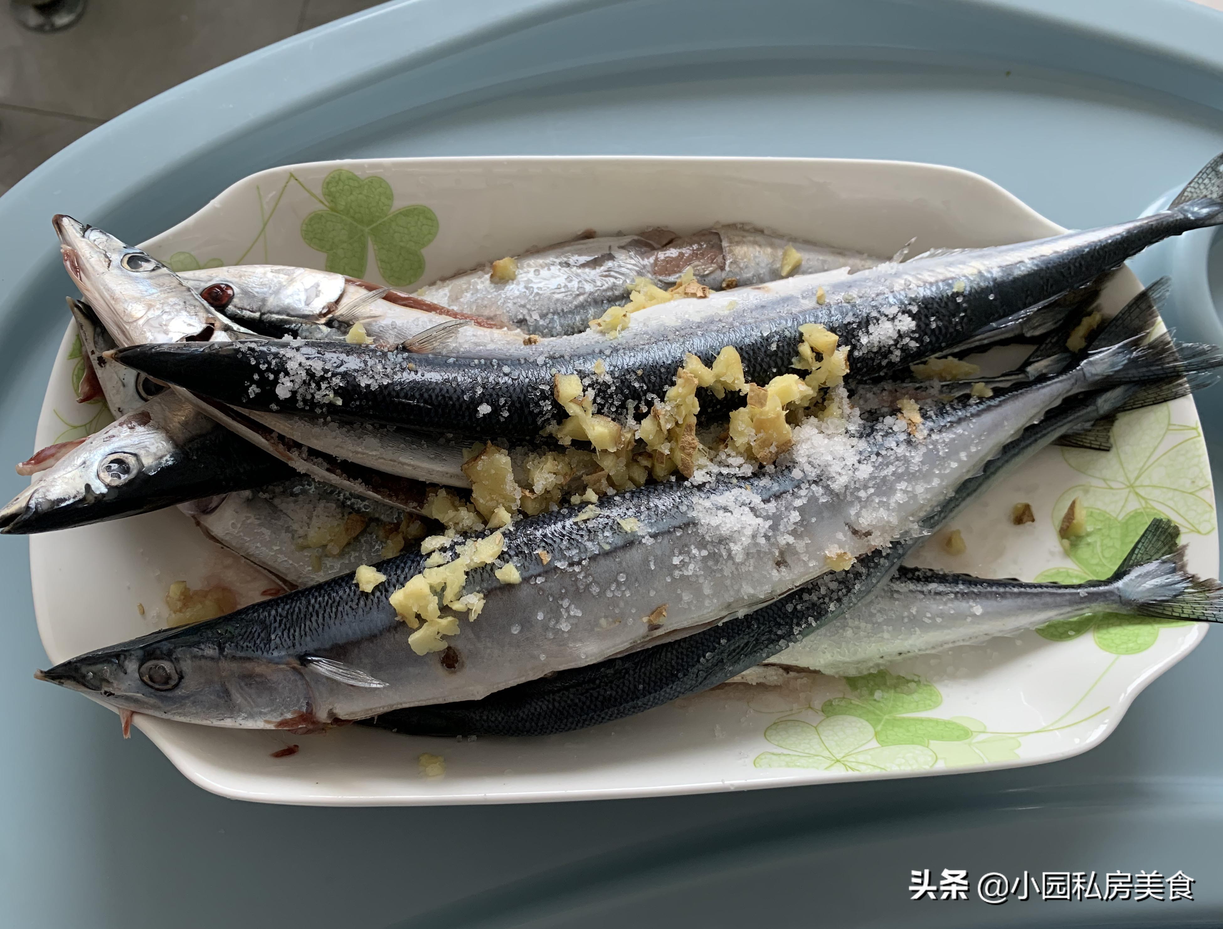 香煎秋刀鱼干煎教程,香煎秋刀鱼视频