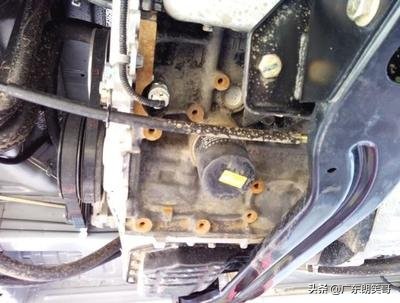 车被刮掉一点漆有必要报警吗,车被刮掉漆该去4s店吗