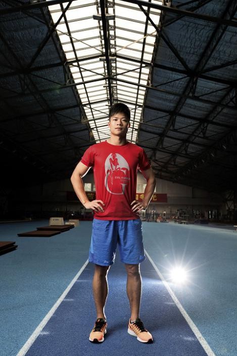 苏炳添百米9秒83打破亚洲纪录,苏炳添破亚洲百米纪录比赛视频