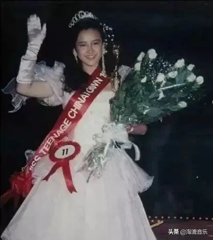 她曾凭性感出道，因感冒失声，花1.5亿办婚礼，是“最好后妈”