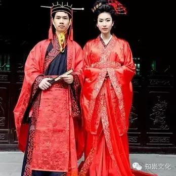 婚服的话题有哪些,关于结婚这件事你是怎么想的