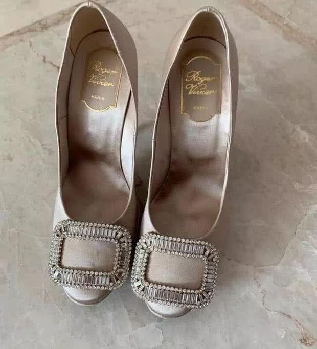 明星卖二手衣服,明星买二手东西遇到怪事