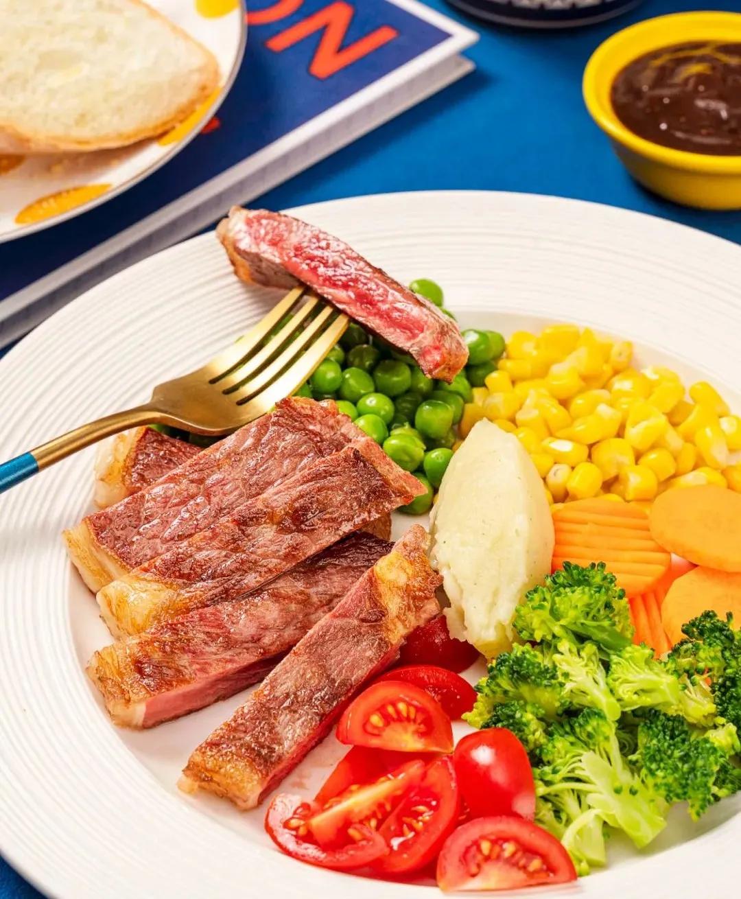 小牛凯西澳洲整切牛排10片装1300g,小牛凯西官方食品旗舰店牛排