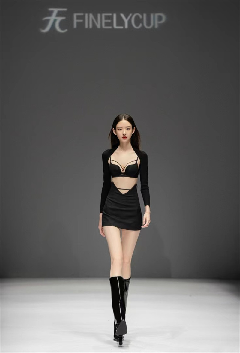 梵妮卡波内衣特点,国际内衣时装周2019年