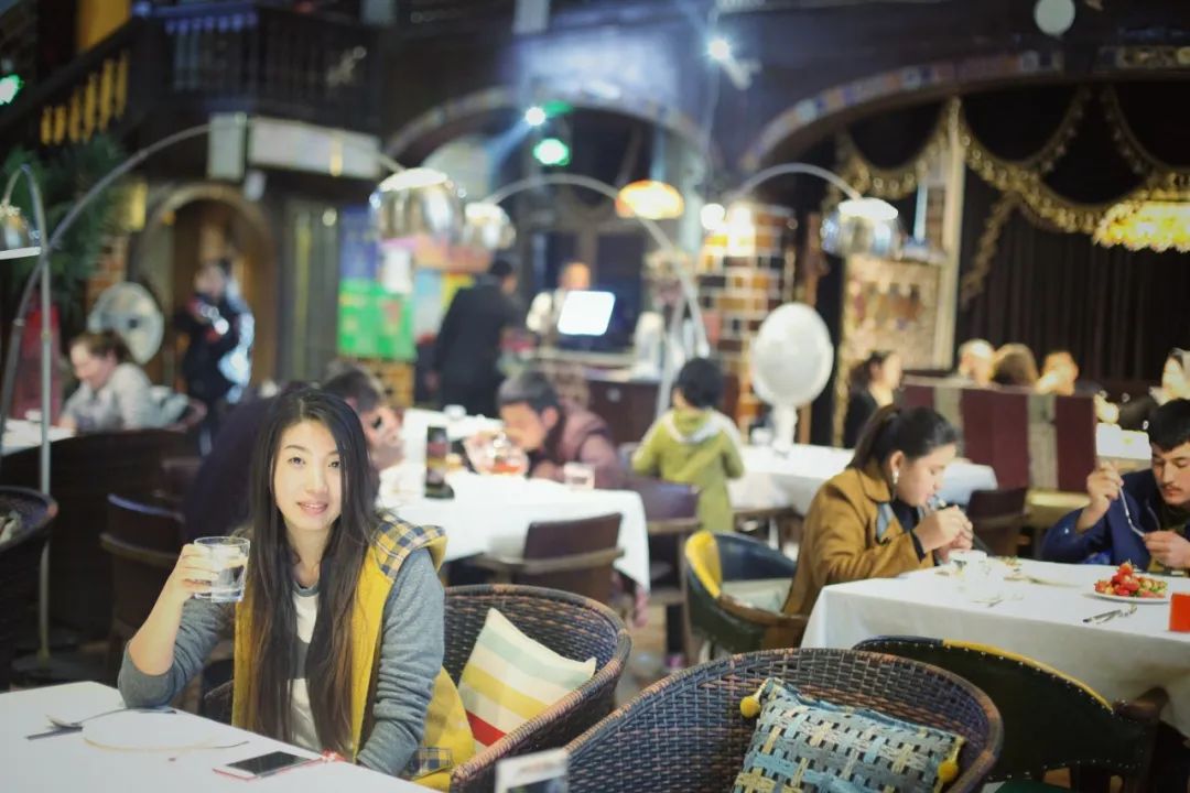 *疆新**都是荒漠戈壁?这几家高颜值餐厅,彻底颠覆你对*疆新**的概念
