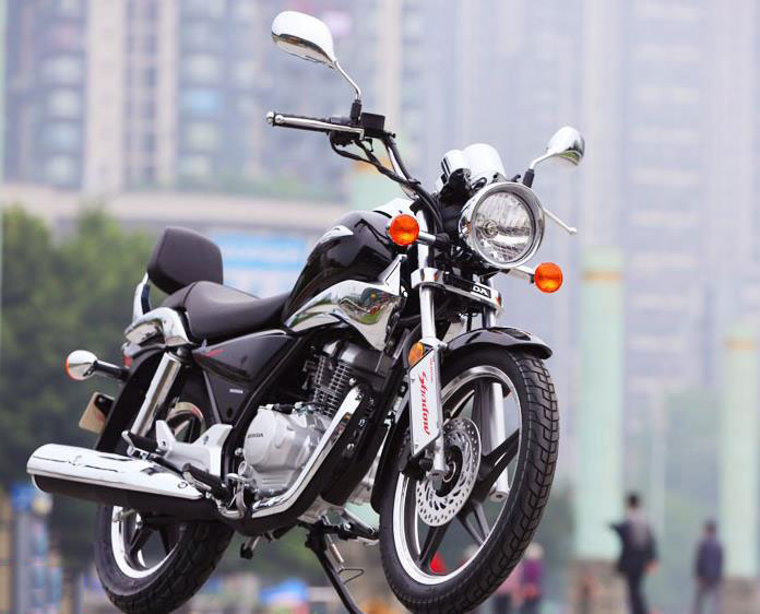 新大洲本田小型太子，外型漂亮还省油，150排量，仅售9900元