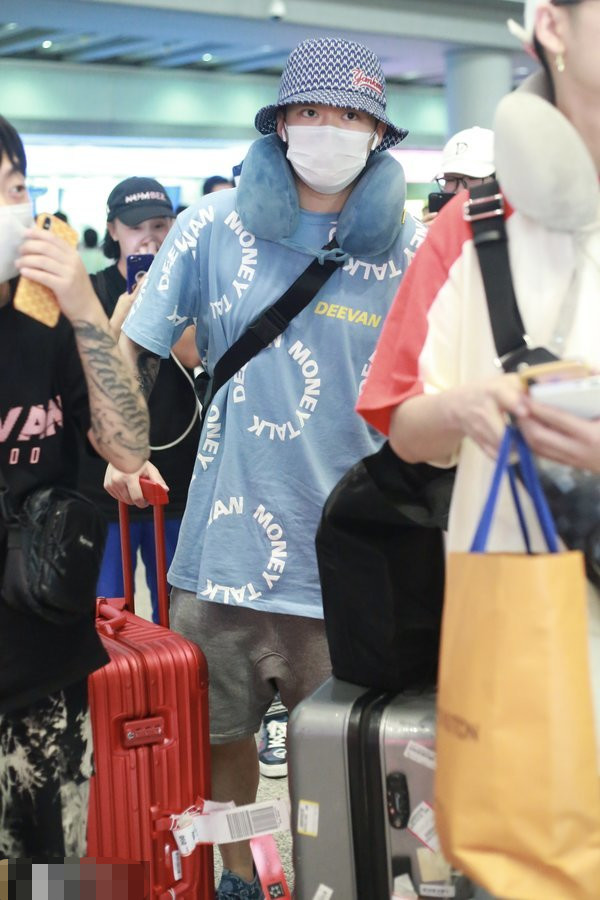 PGone素颜现身全面复出,人气火爆胜当年,经历风雨后变暖男