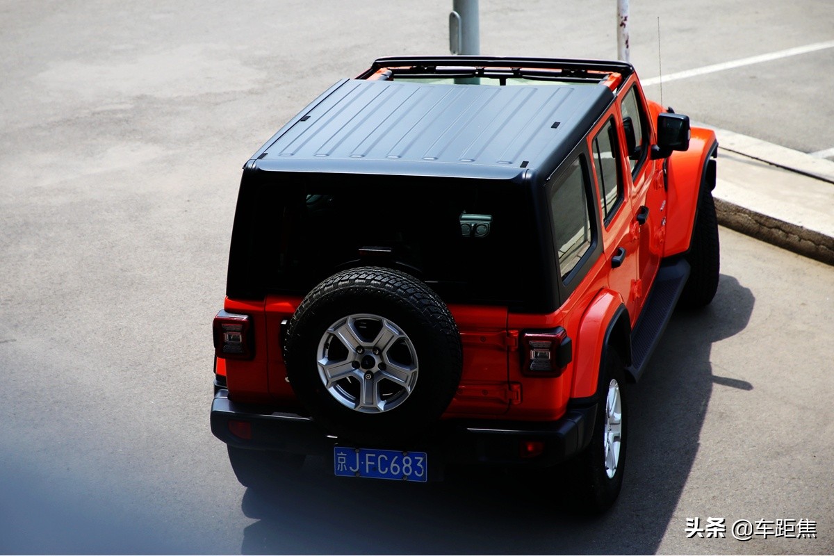 感受牧马人第一视角,牧马人沉浸式体验白色内饰