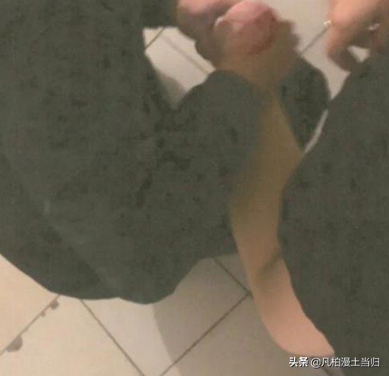 男子故意踩女人脚逃跑后续,男子故意踩女子脚