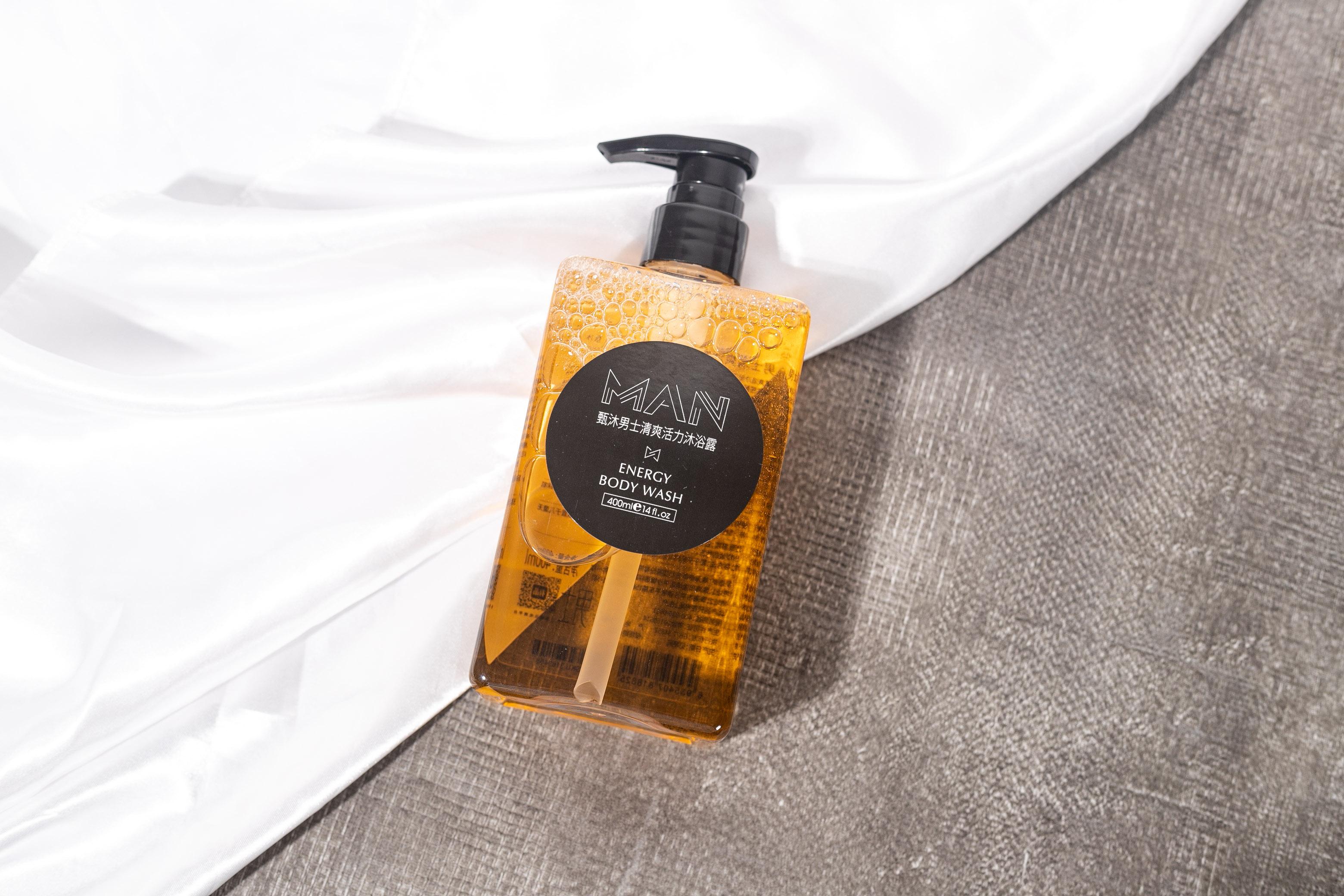 阿迪达斯男士沐浴露被喷,男人用阿迪达斯沐浴露