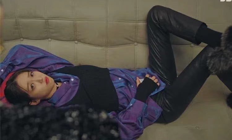 看了《顶楼2》，又发现一个“疯批美人”衣品开挂，每套都超想要