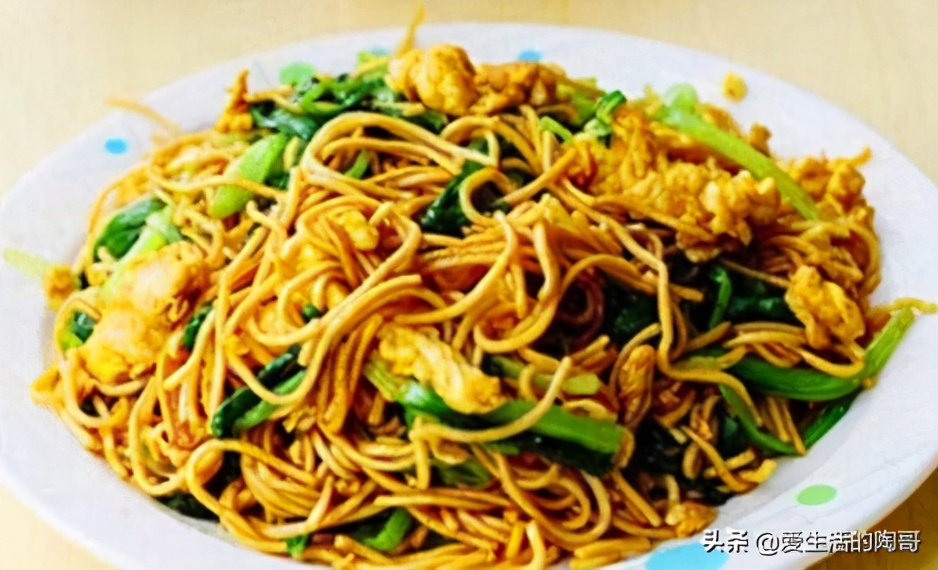 挂面怎么炒才能不会粘锅,煮挂面加盐放油防止粘锅