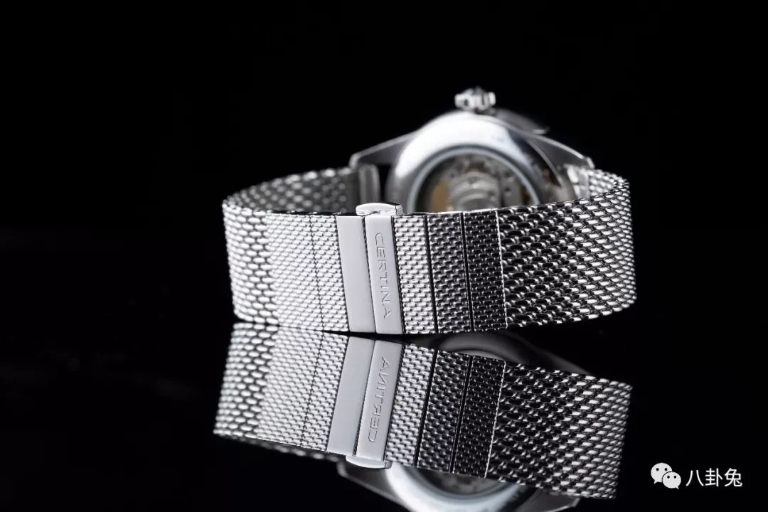 手表复古米兰钢带多少钱,让人眼前一亮的手表表带