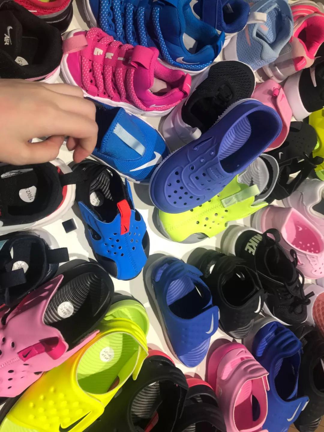 高颜值凉鞋小孩,什么材质的凉鞋鞋底最软