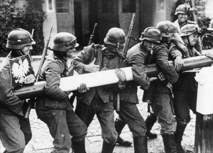 平独镇露大波波，自己作死被苏德两国瓜分，至今波兰仍不思悔改