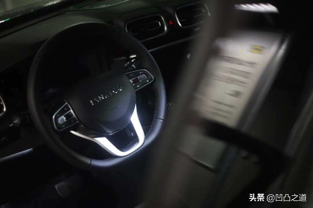 你去长沙文和友打卡，尼依格罗看云，我却在地库欣赏对立美学