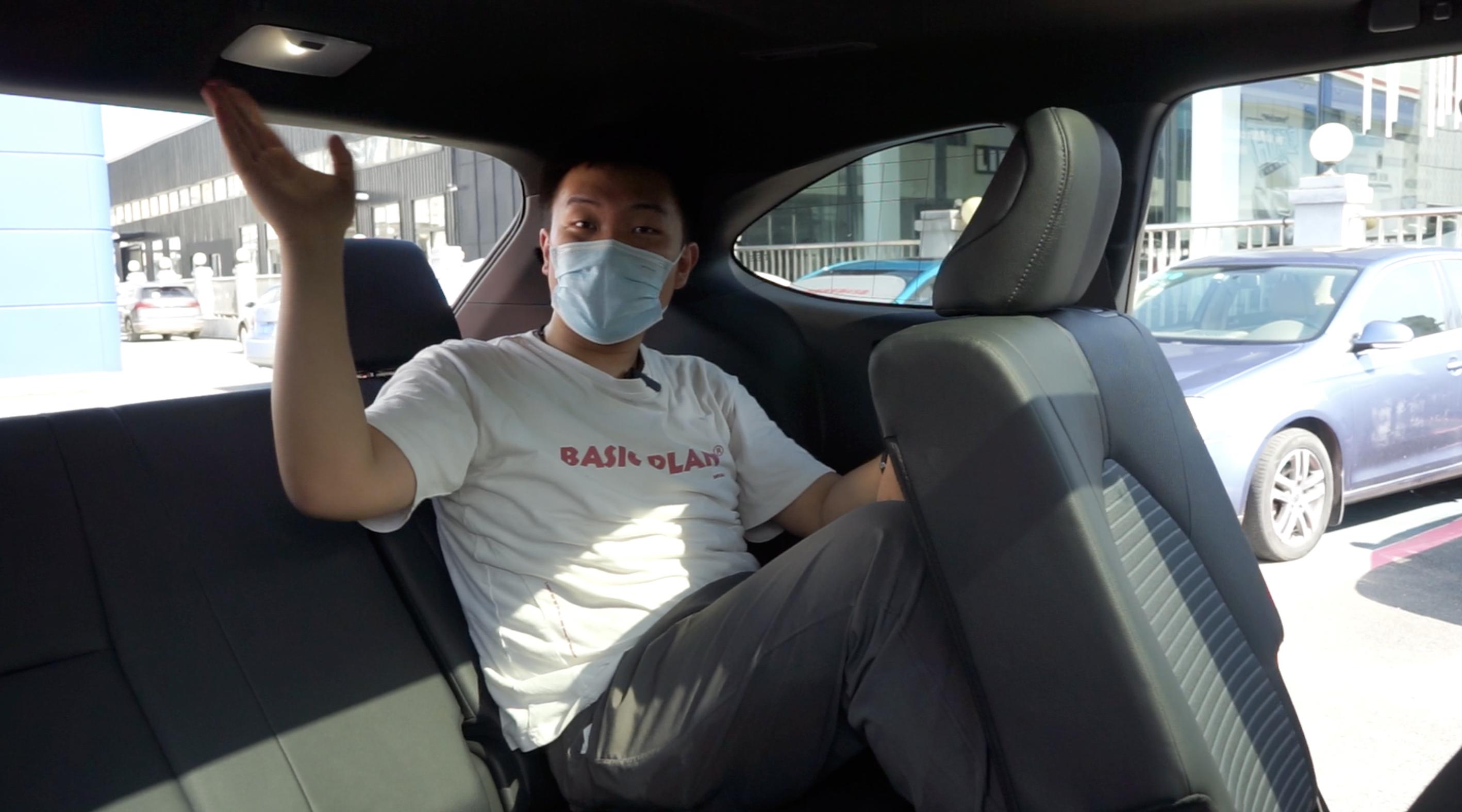 皇冠陆放银色到店实拍,皇冠陆放七座混动版2021长宽高