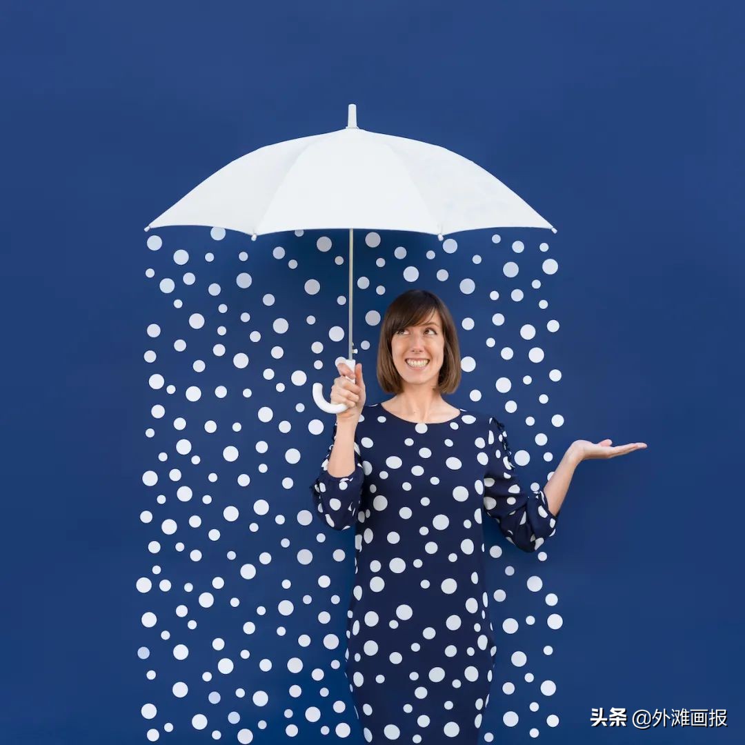 情侣旅行拍照片怎么拍出高级感,很火的一对情侣拍照很有技巧