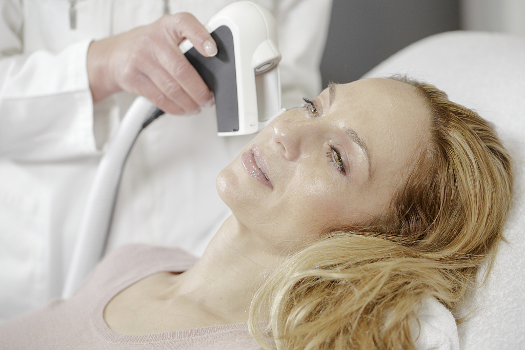 现在近视做激光手术好不好,激光治疗近视亲身经历