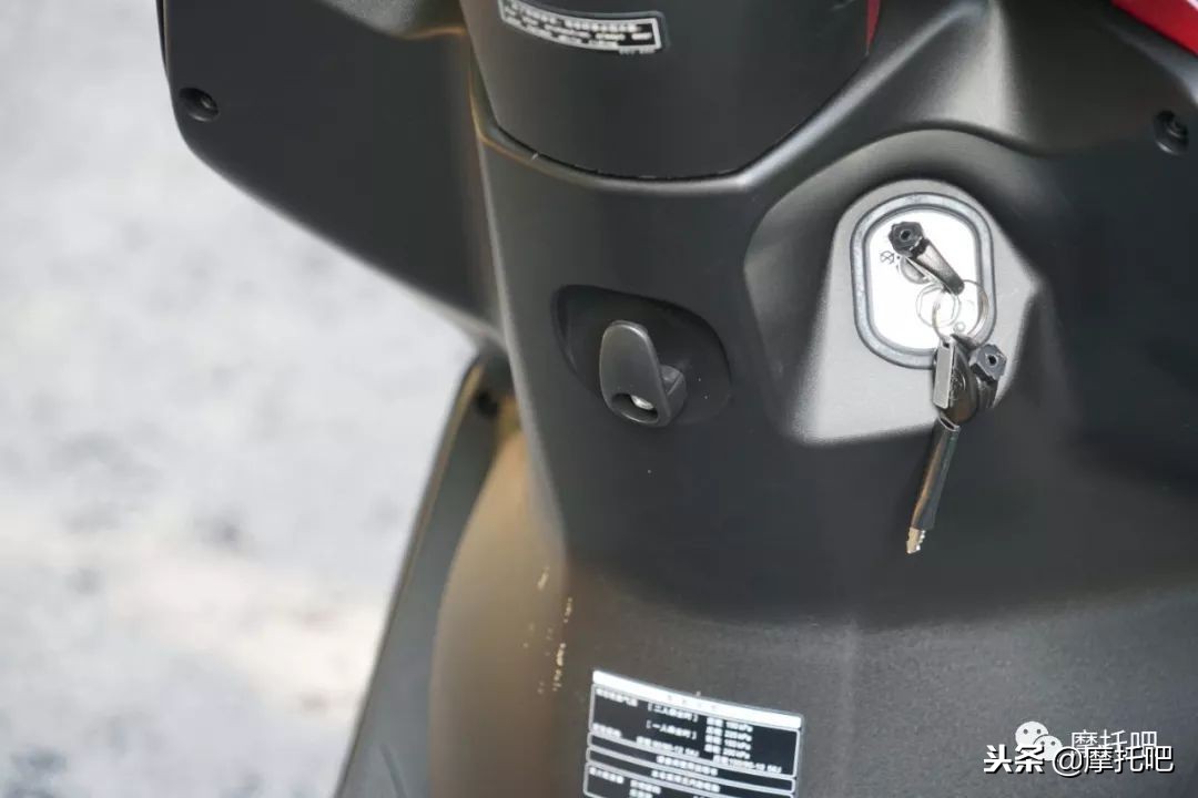 新大洲本田ns125d对比本田喜鲨125,五羊本田喜鲨125对比新大洲ns125d