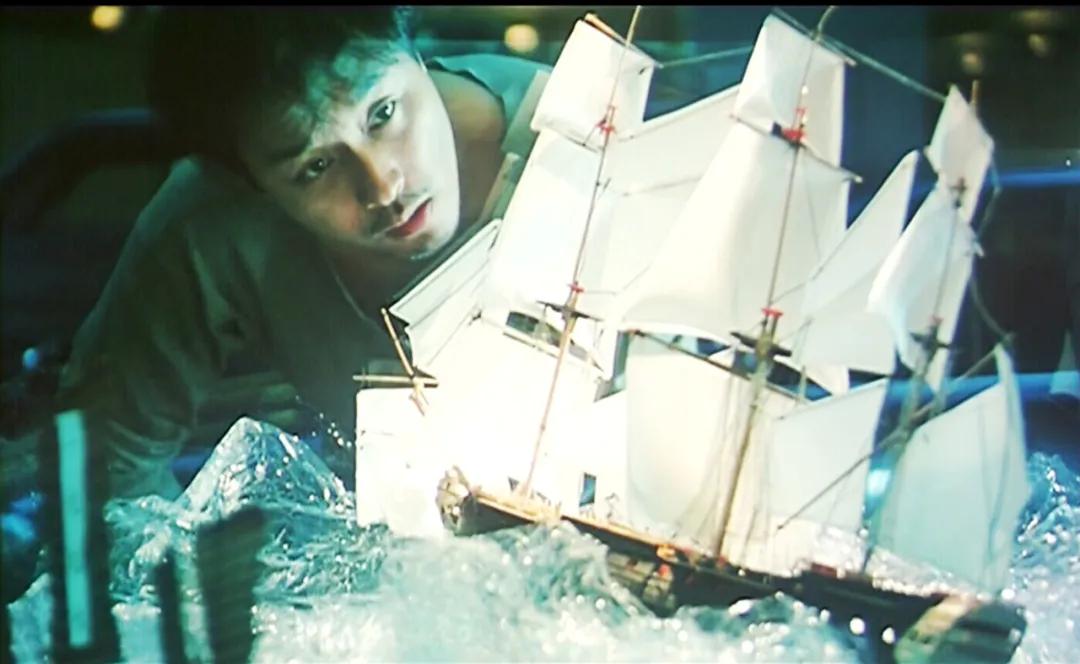 张国荣虚荣感,张国荣性格自信