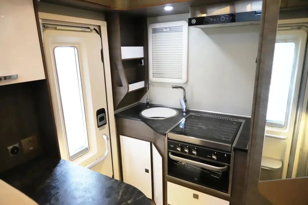 宇通c533旗舰探境版,2023款宇通c533旗舰版