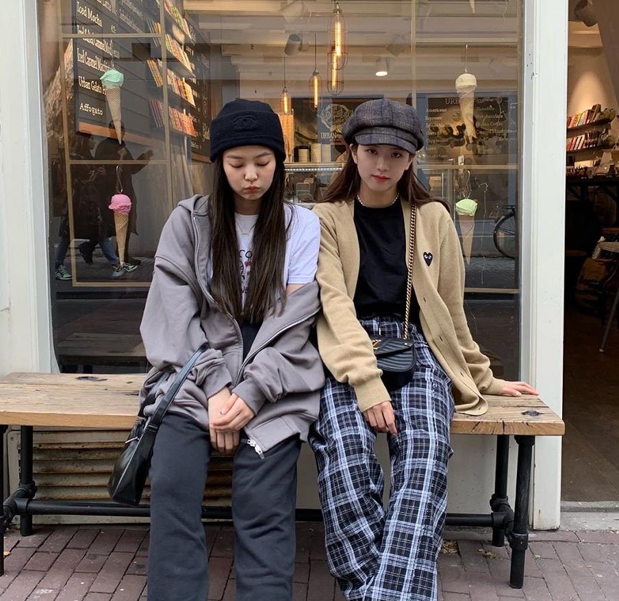 短上衣搭配阔腿裤小姐姐,短上衣高腰阔腿裤