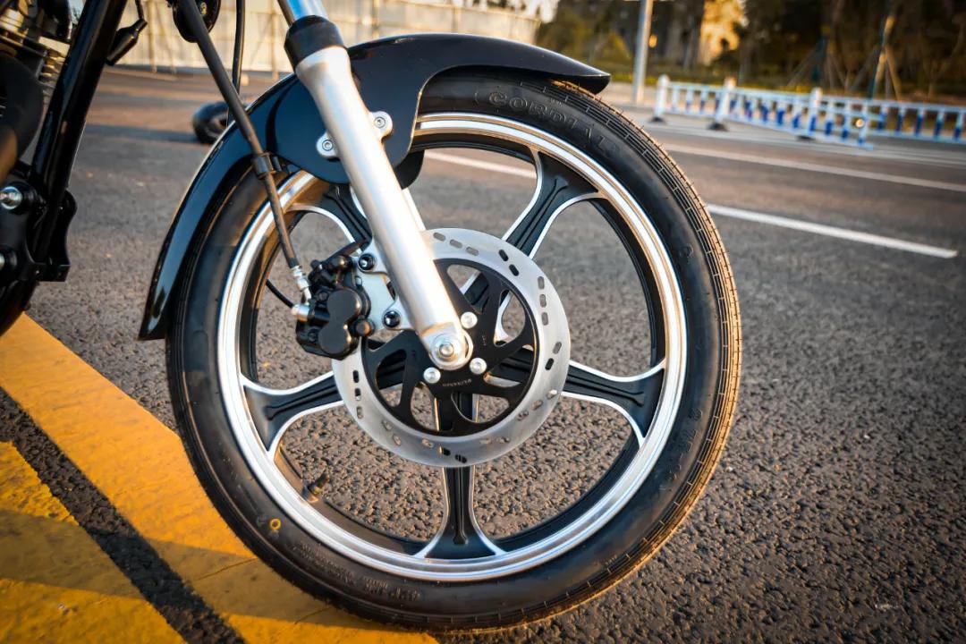 7980起铃木首款小太子悍道150静态测评:合资车*国卖**产价