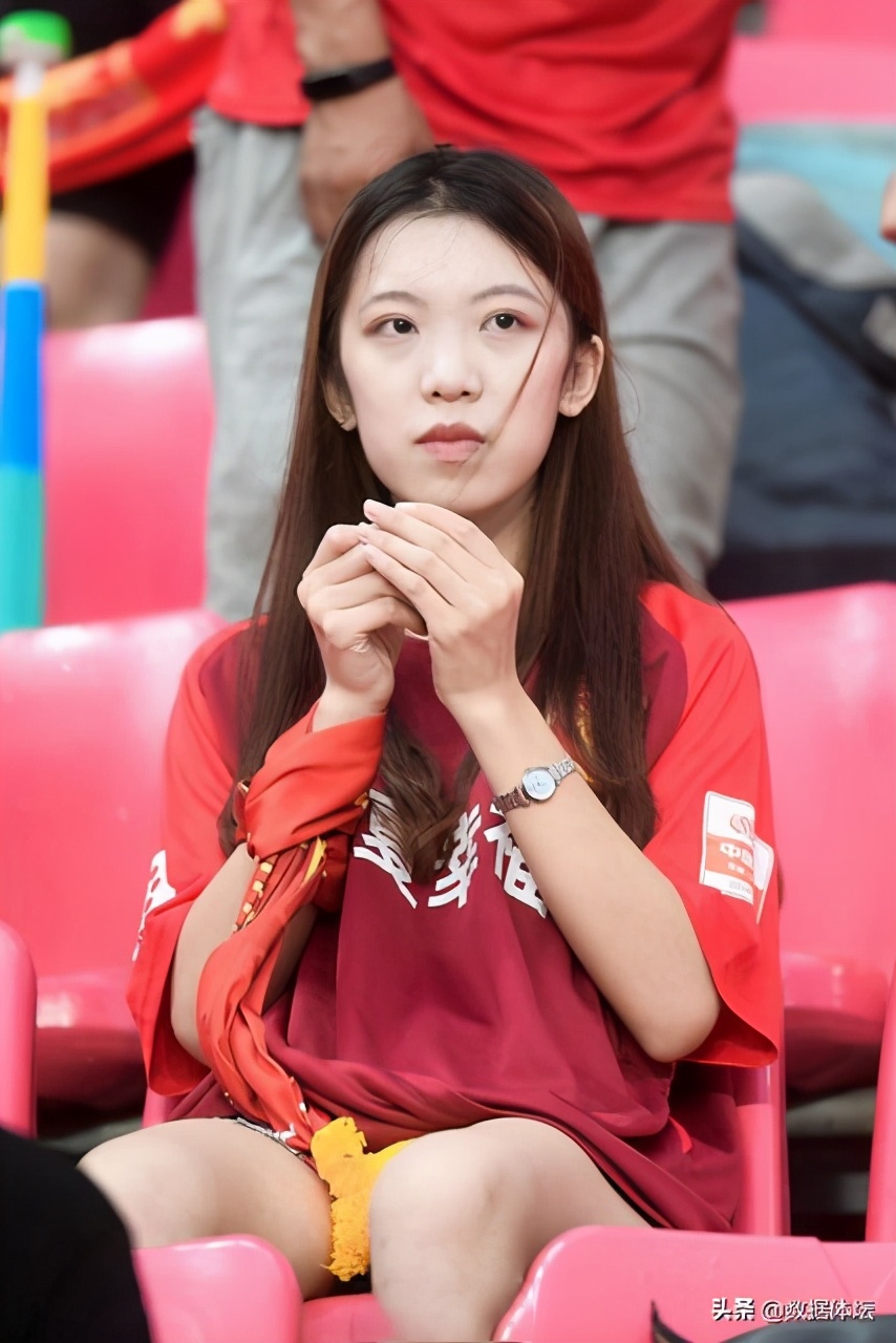 中超哪支球队的女球迷最漂亮,中超女球迷惊艳全场