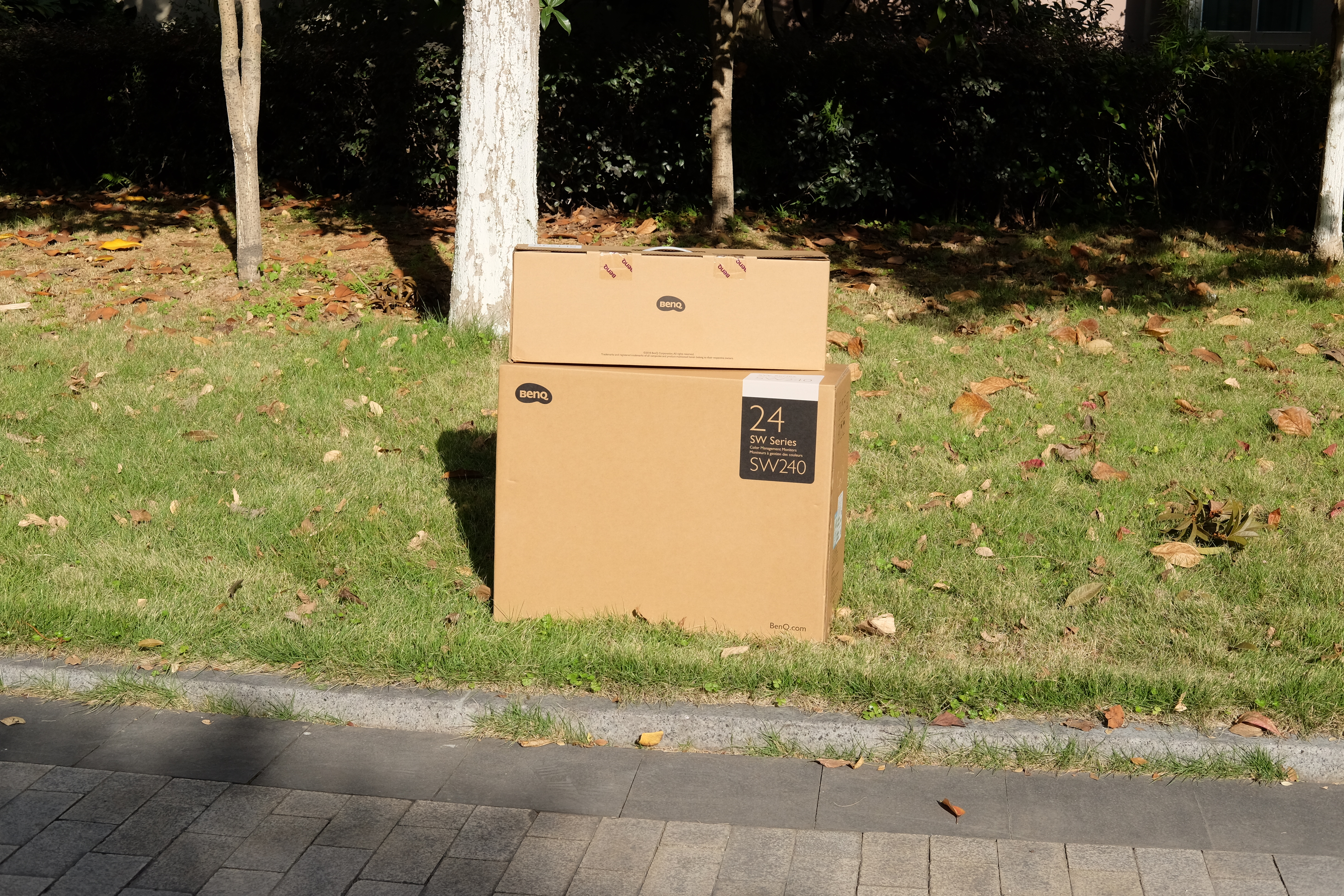 明基SW240专业显示器,明基sw240专业摄影绘图色准显示器