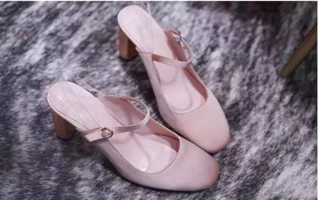 除了撞款的大牌婚鞋，小众+平价的美貌婚鞋走一波