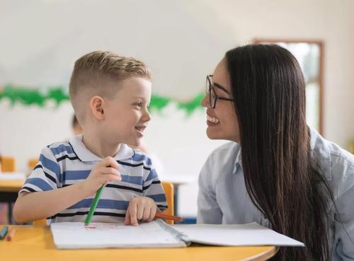 作为父母，你真的会表扬孩子吗？8个表扬孩子的技巧，建议收藏