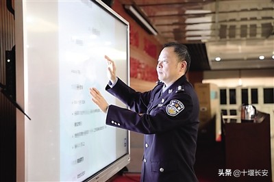 他是老黄牛替人解忧愁30万“重口”“重号”问题被他解决