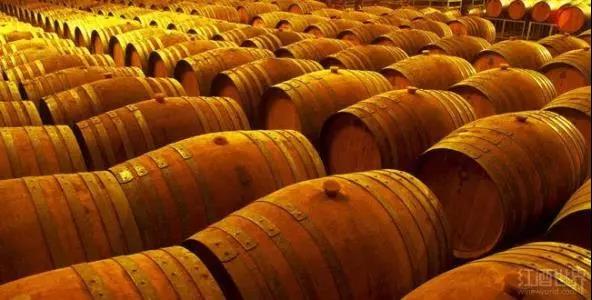 白葡萄酒的酿造工艺流程,酒庄葡萄酒的酿造方法及制作步骤