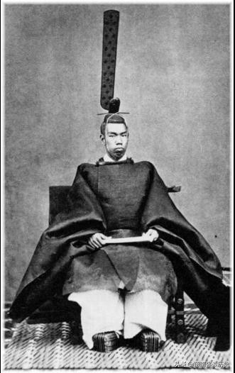 明治天皇是怎么夺得大权的,明治天皇为什么会削藩