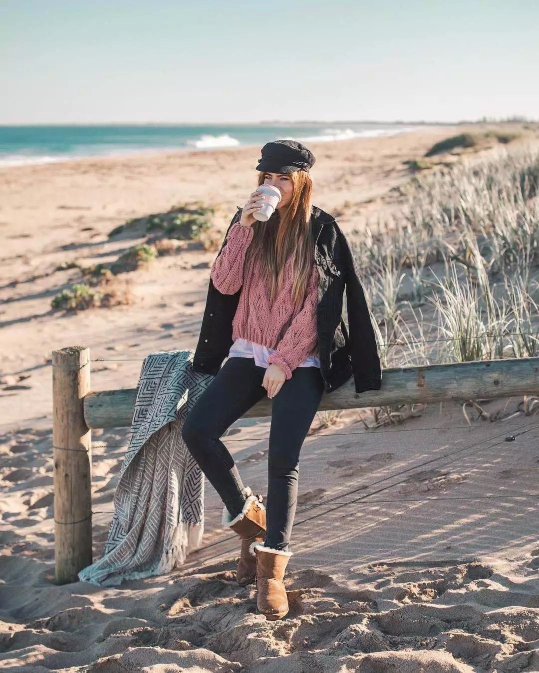 ugg怎么方便穿进去,ugg经典款如何穿搭