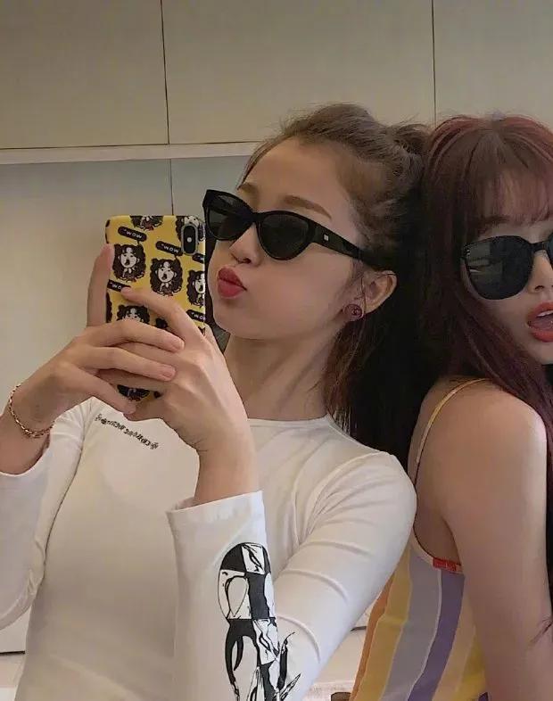 钟楚曦耳环高清图片,钟楚曦耳饰特辑