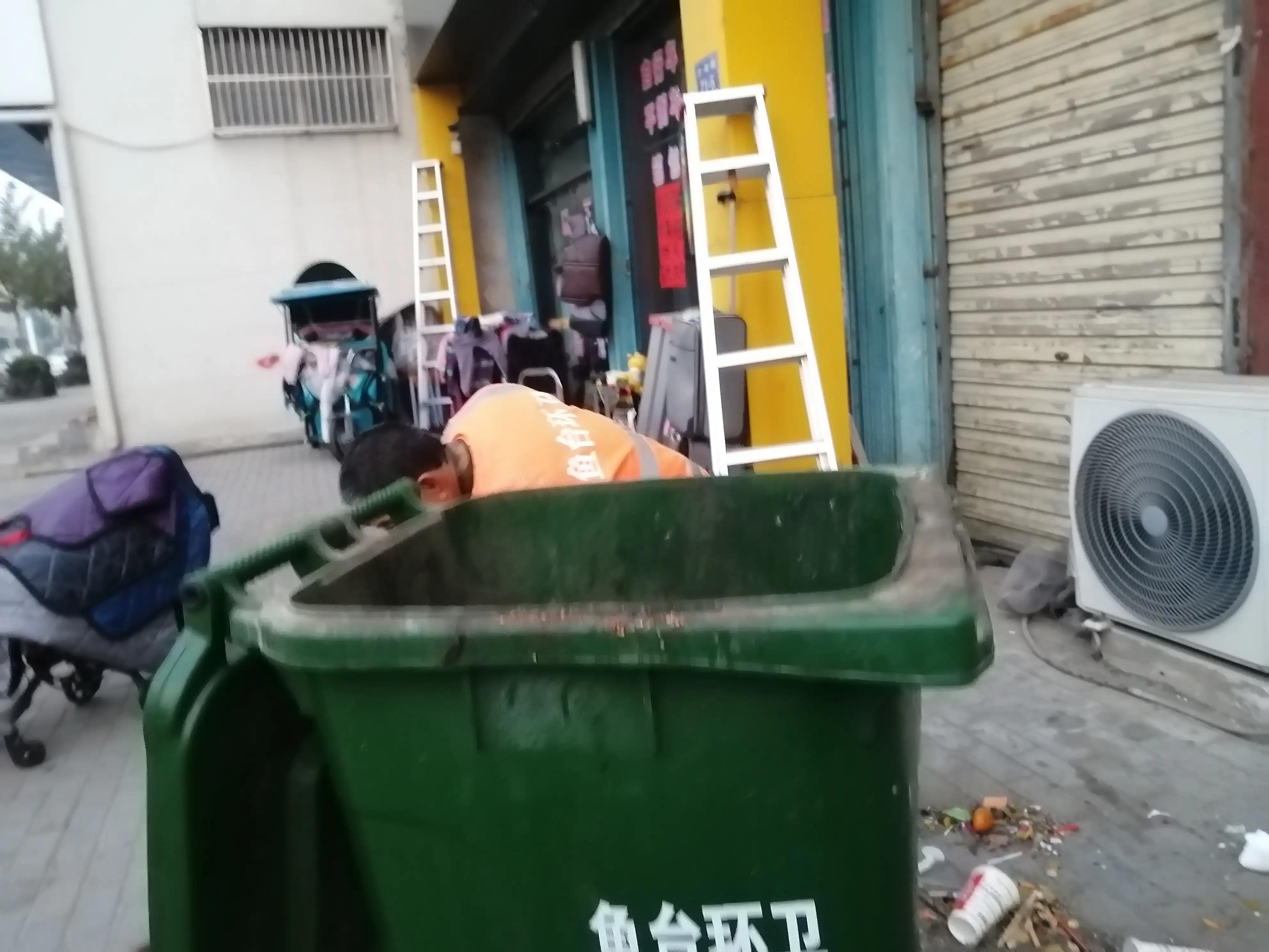 李民棵是环卫战线上的老黄牛