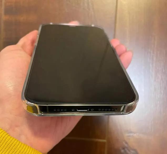 苹果13官方透明手机壳优缺点,苹果原装透明手机壳会变黄吗