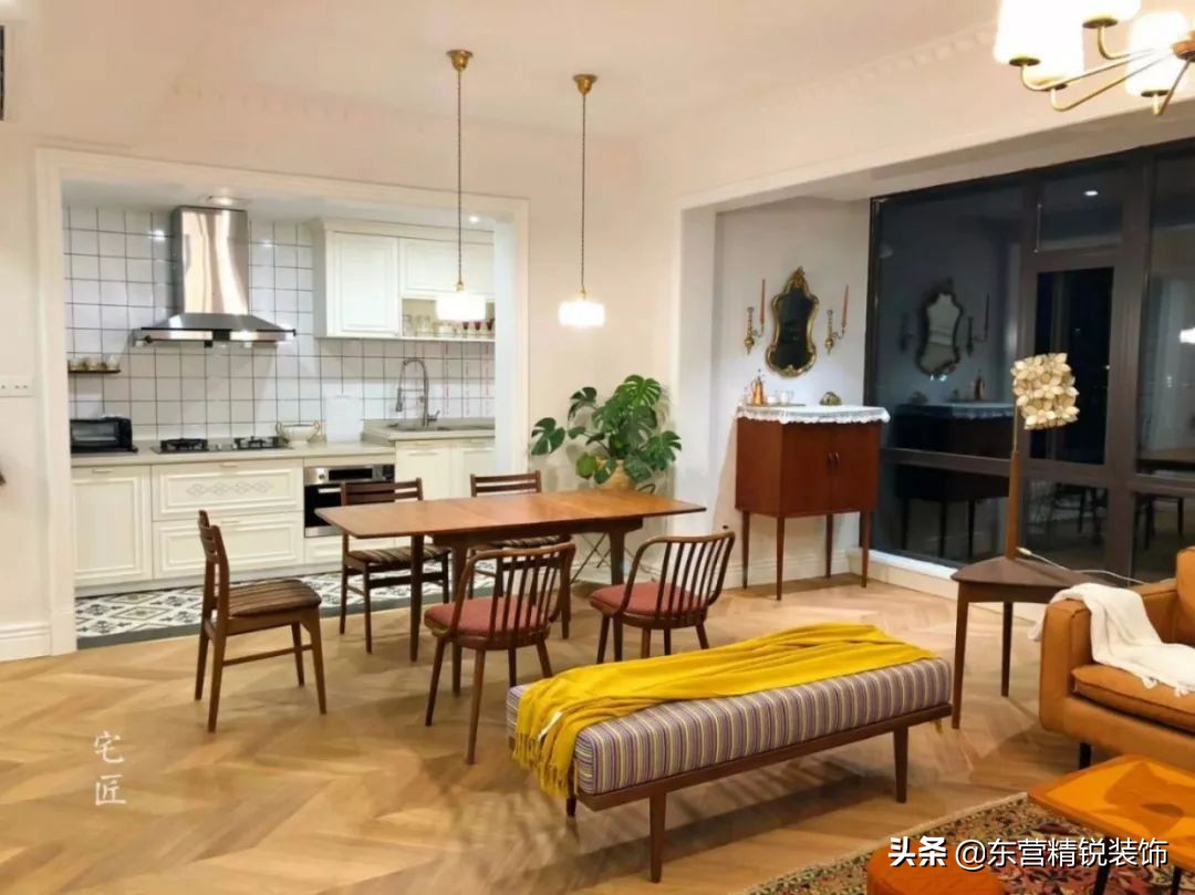 餐厨一体设计让空间显得很宽敞,餐厨客厅一体设计效果图