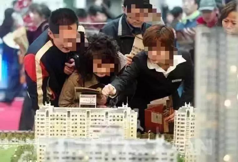 怎么买下外滩大平层,月入多少买大平层