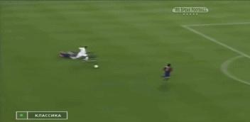 拒绝球场暴力庆祝方式,暴力铲球的防守