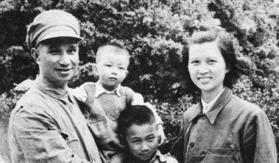 毛主席要粟裕入朝作战，粟裕因头痛错过，后才知他头里有3枚弹片