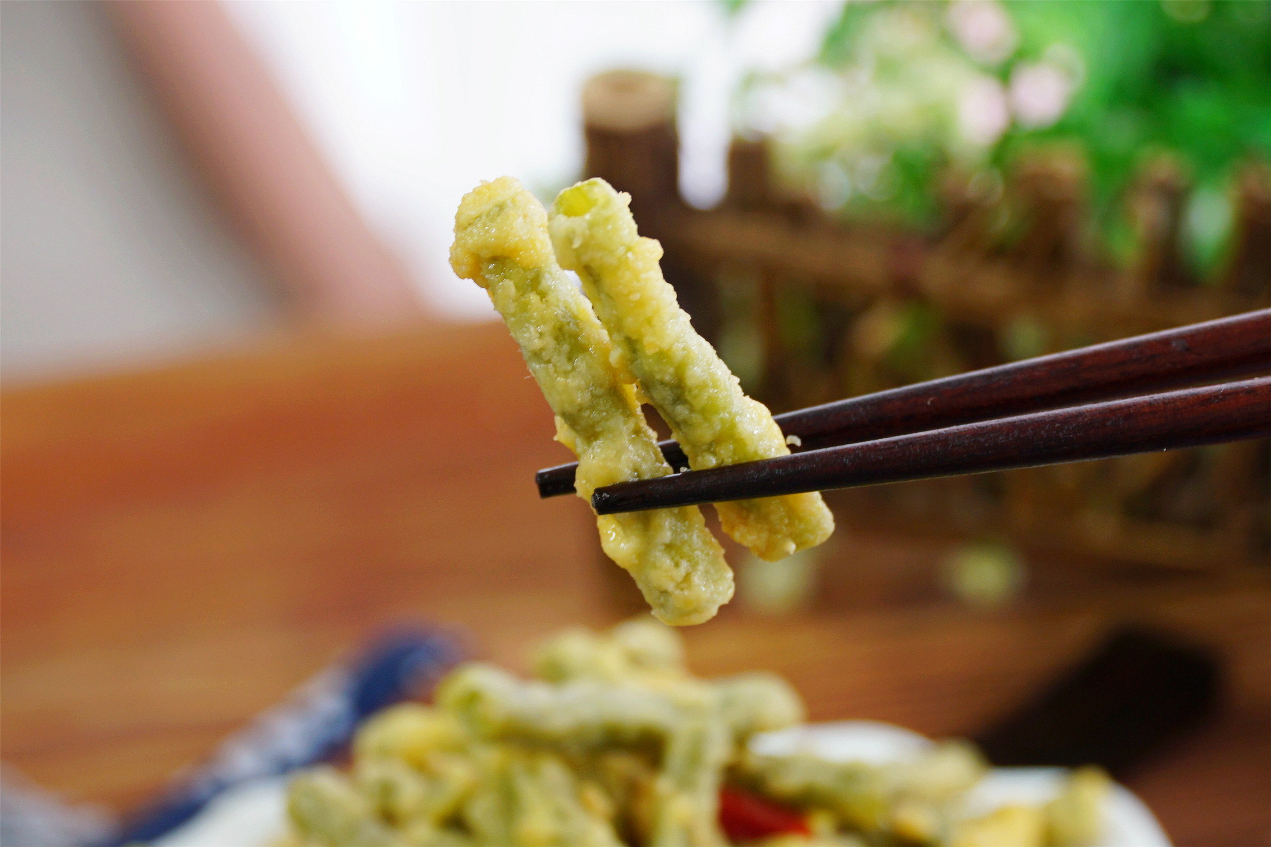 豆角别炒着吃了教你懒人做法,豆角新吃法不炒不凉拌