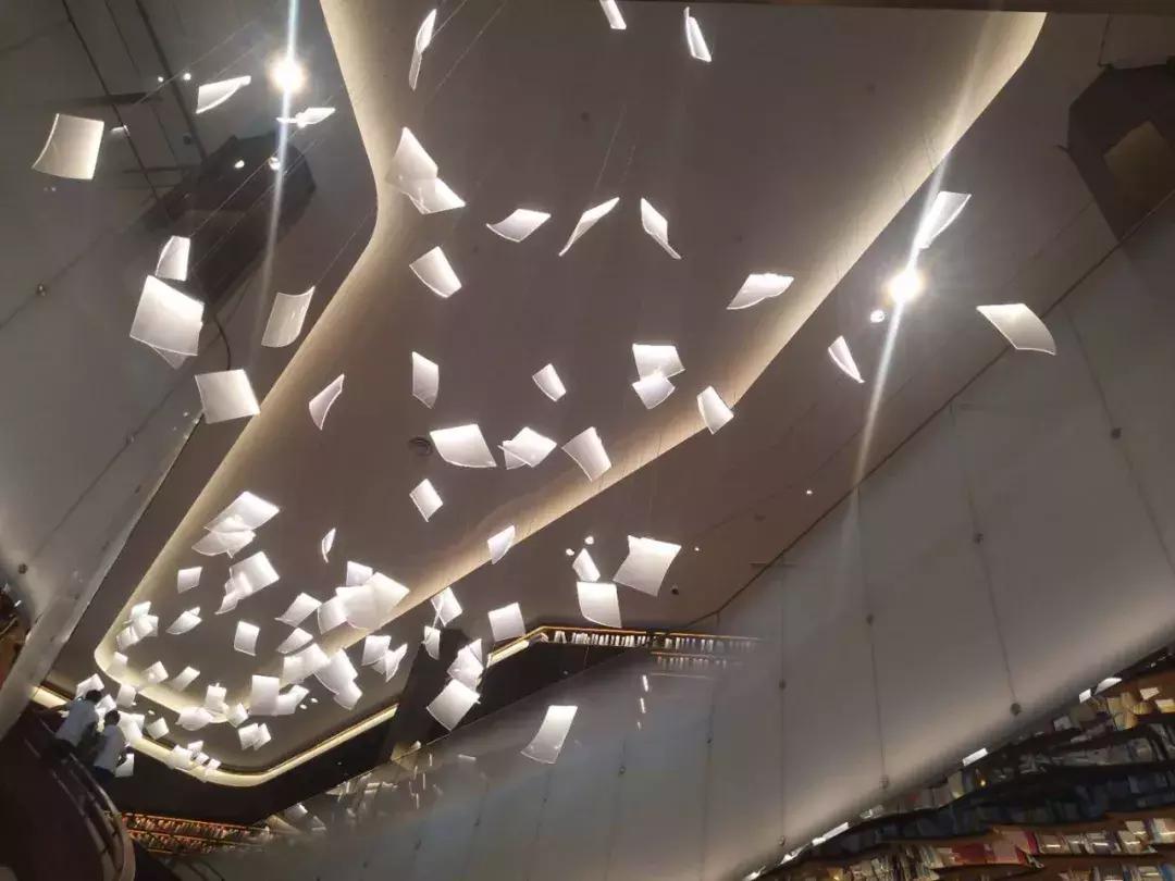 言几又书店西安迈科店,言几又迈科中心旗舰店