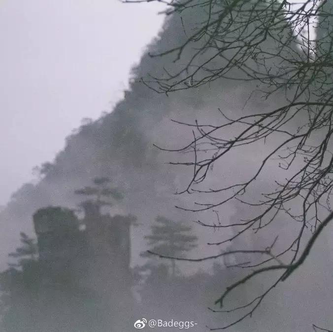 成都坐动车直达这片原始秘境！深幽峡谷、云海奇观、罕见古村…带你逃离夏天！