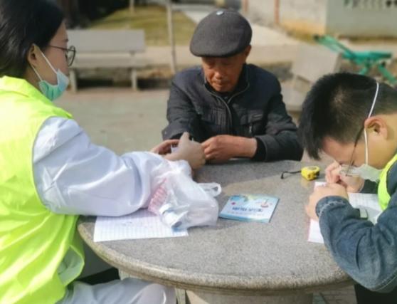 当年包分配的“定向医学生”，如今过得怎么样，过来人表示很后悔