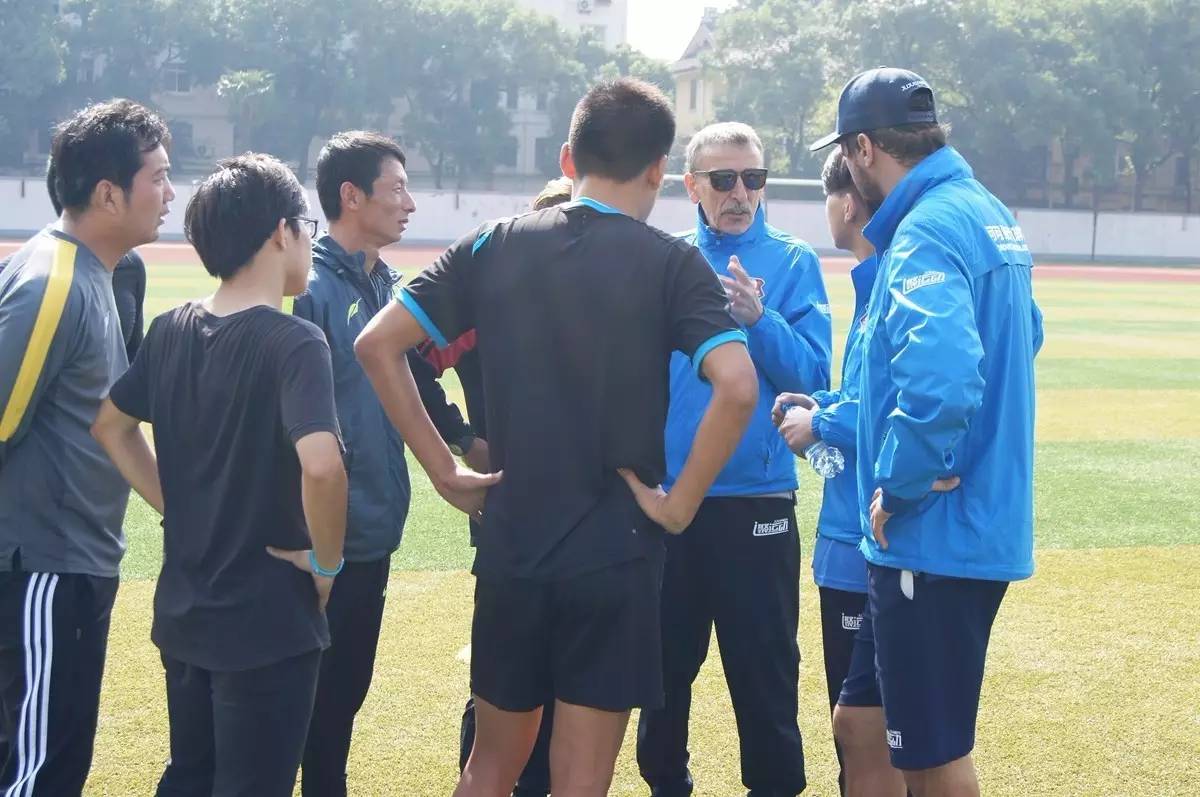 在中国扎根青训二十载的可可维奇